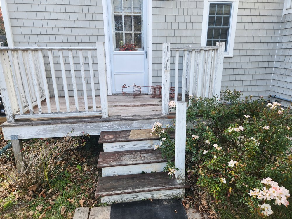 Old small deck before rebuild